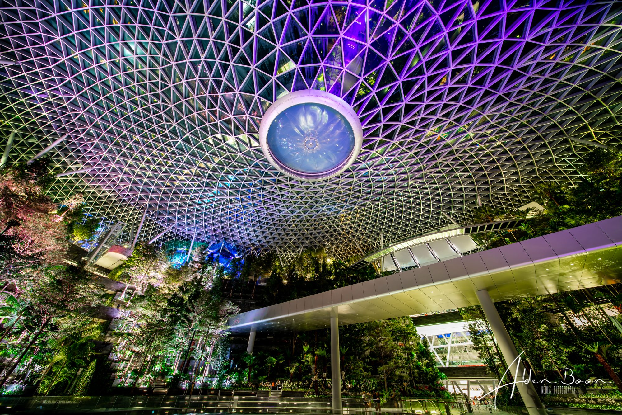 Jewel Changi Airport HSBC Rain Vortex, Toroid Glass-and-steel Ceiling